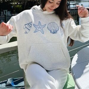 Prisana Bay Cream Cozy Seashell Print Pullover Embroidered Hoodie Oversized L